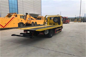 东西湖非事故拖车