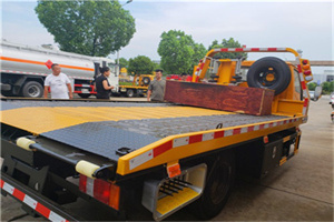 东西湖附近拖车电话号码服务