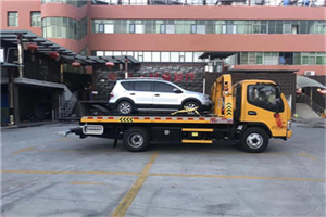 东西湖汽车紧急补胎换胎救援